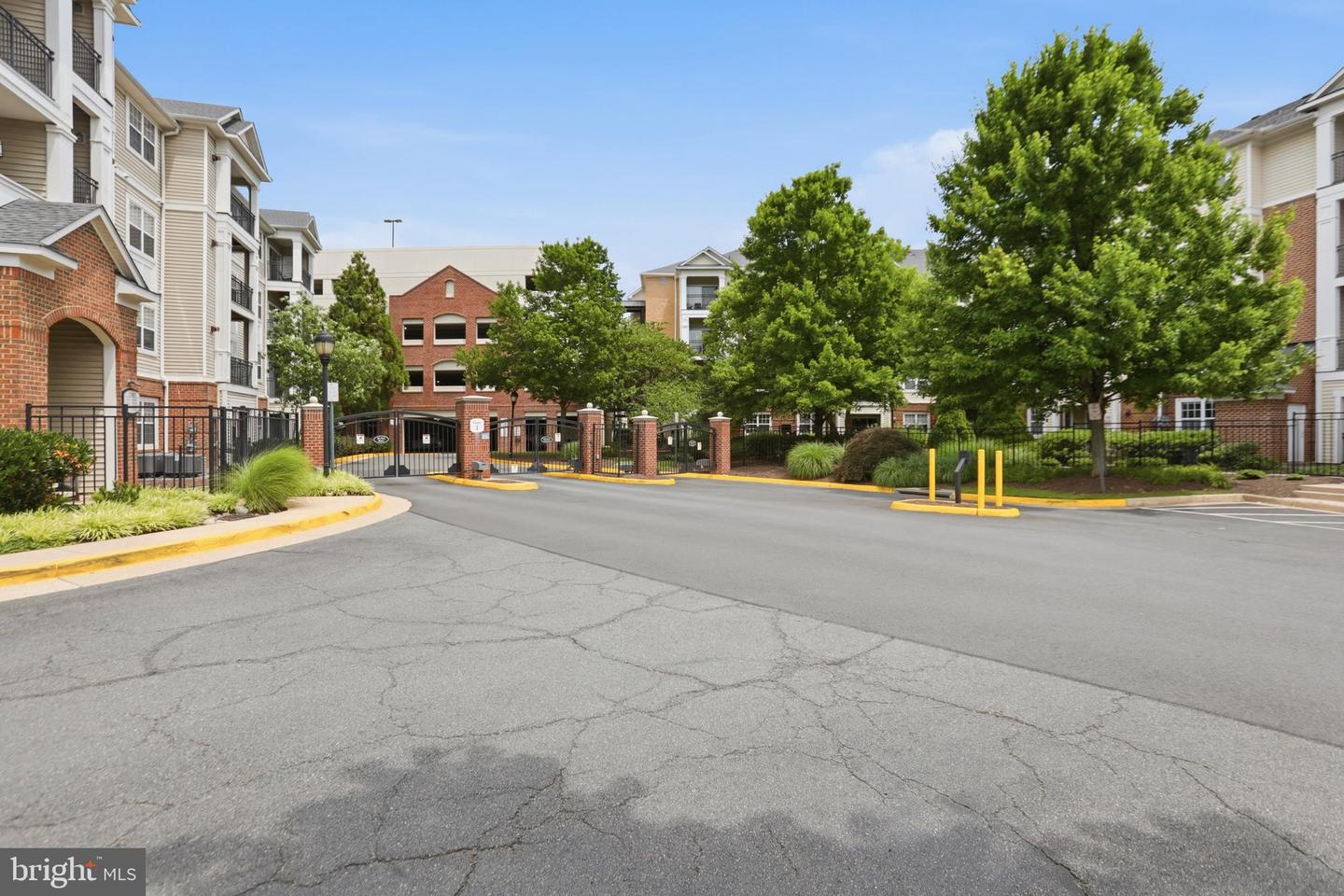 12913 Centre Park Cir #405 — photo