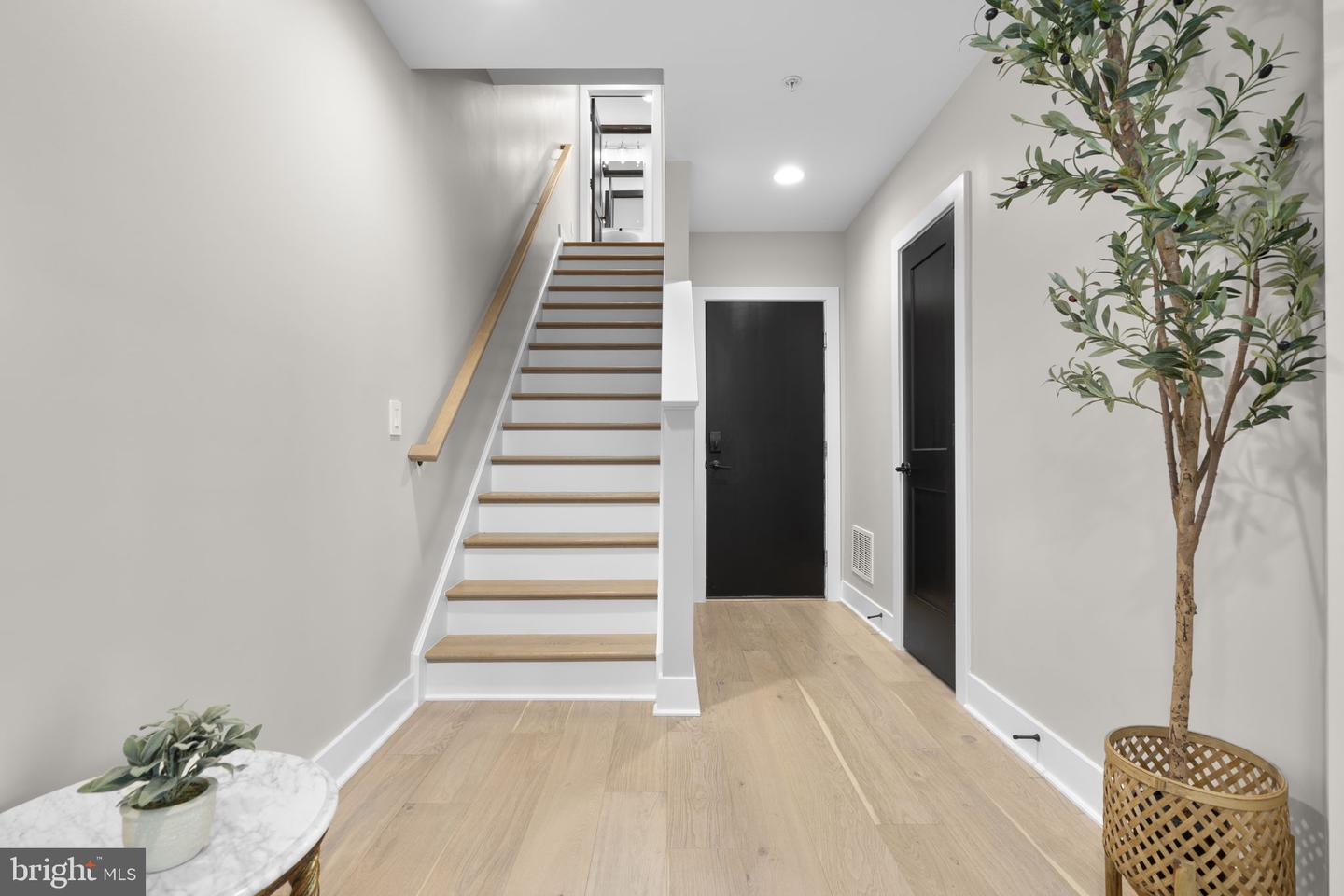 7361 Blade Dr — photo