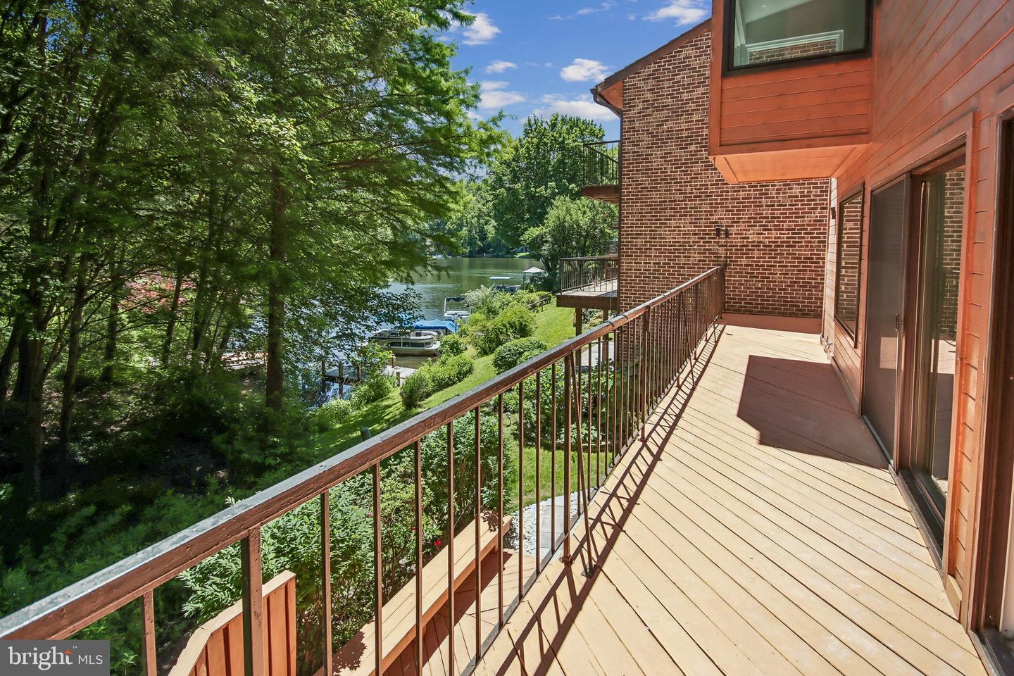 2121 Cabots Point Lane, Reston, VA 20191 — photo 2