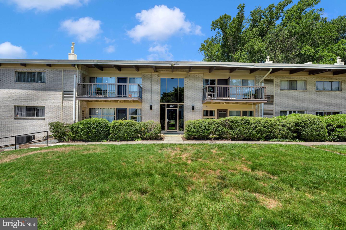 4943 Americana Dr #D-102 — photo