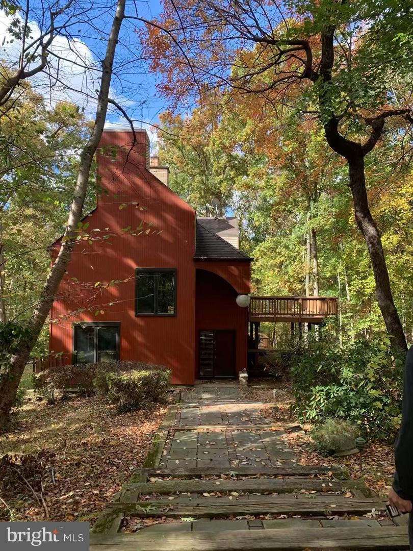 10817 Cross School Road, Reston, VA 20191 — photo 3