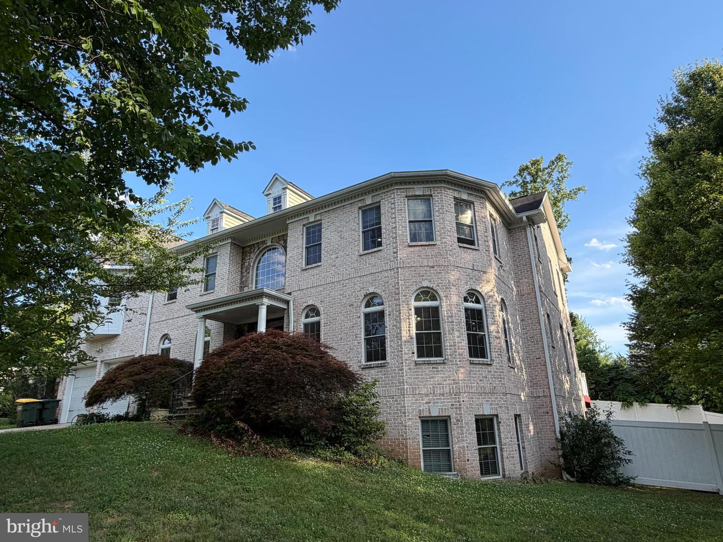 6529 Fairlawn Dr — photo