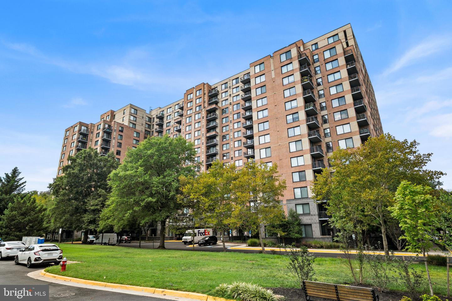 2451 Midtown Ave #708 — photo