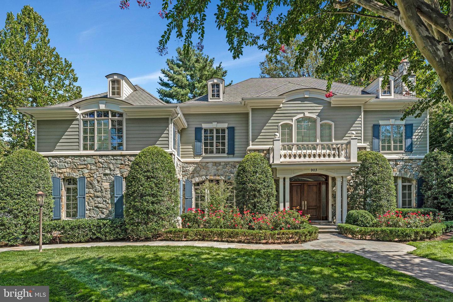 903 Douglass Dr — photo