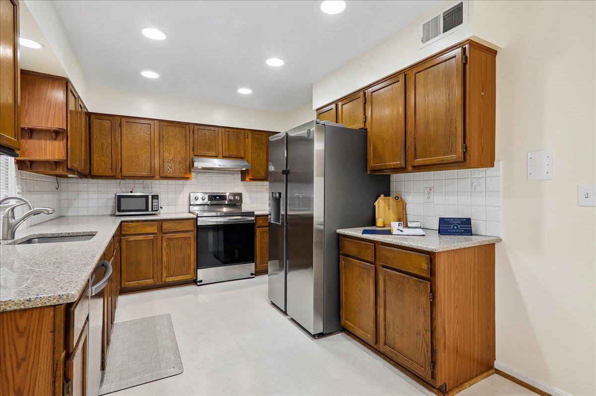 7408 Spring Tree Drive, Springfield, VA 22153 — photo 3