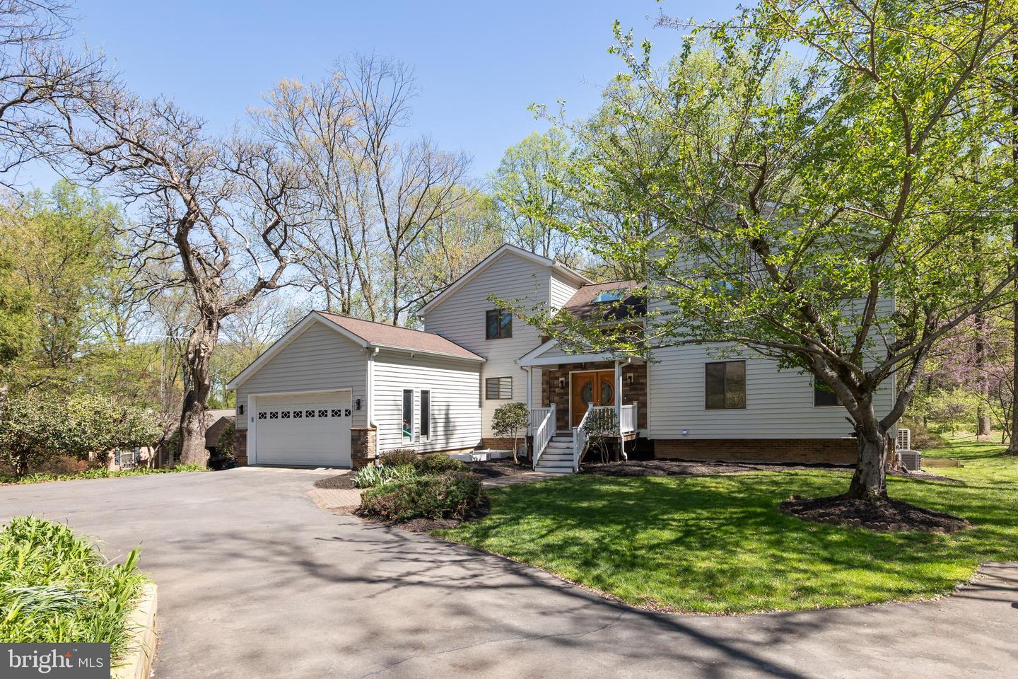 513 Springvale Road, Great Falls, VA 22066 — photo 2