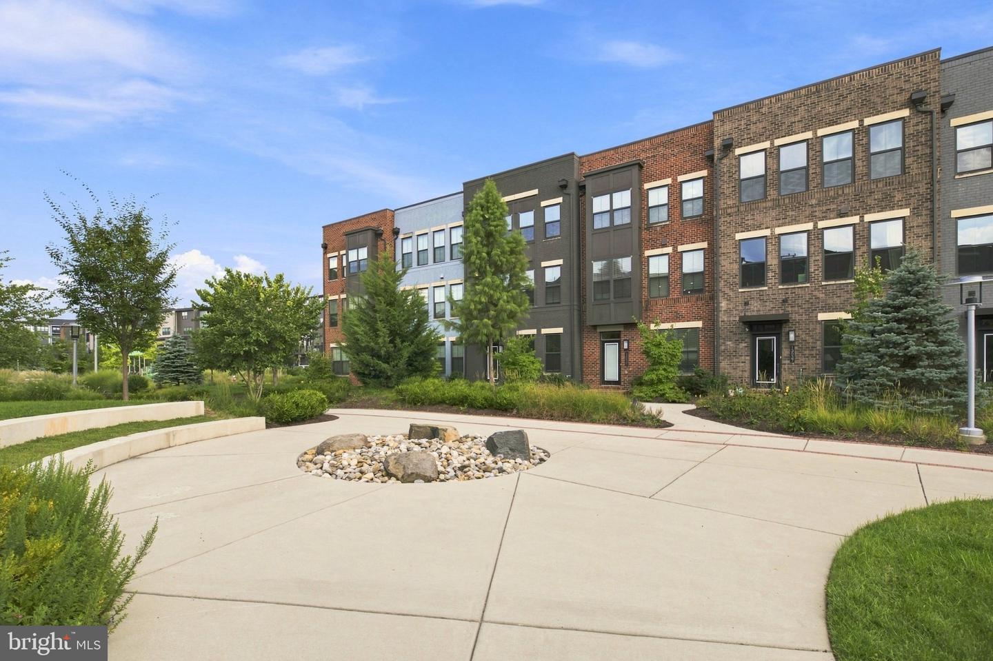 13041 Hattontown Sq — photo