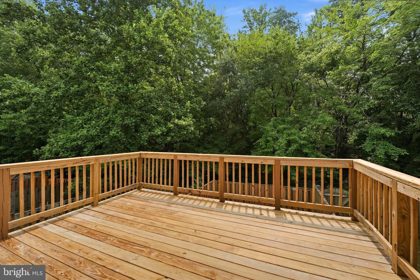 8759 Kanawha Ct — photo