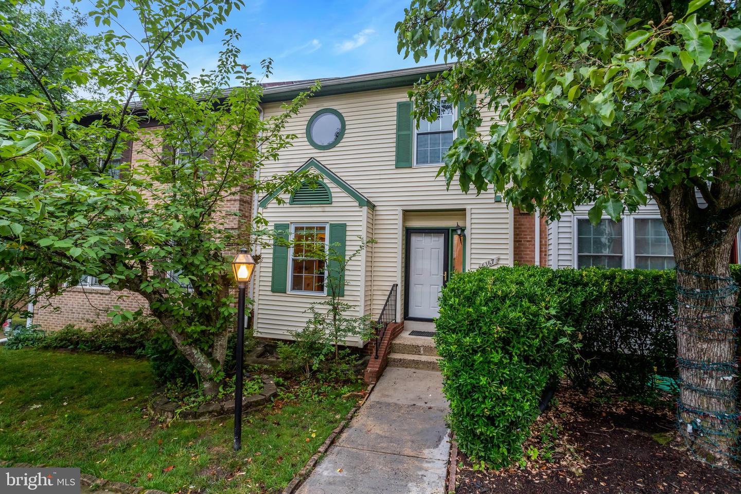 6167 Castletown Way — photo