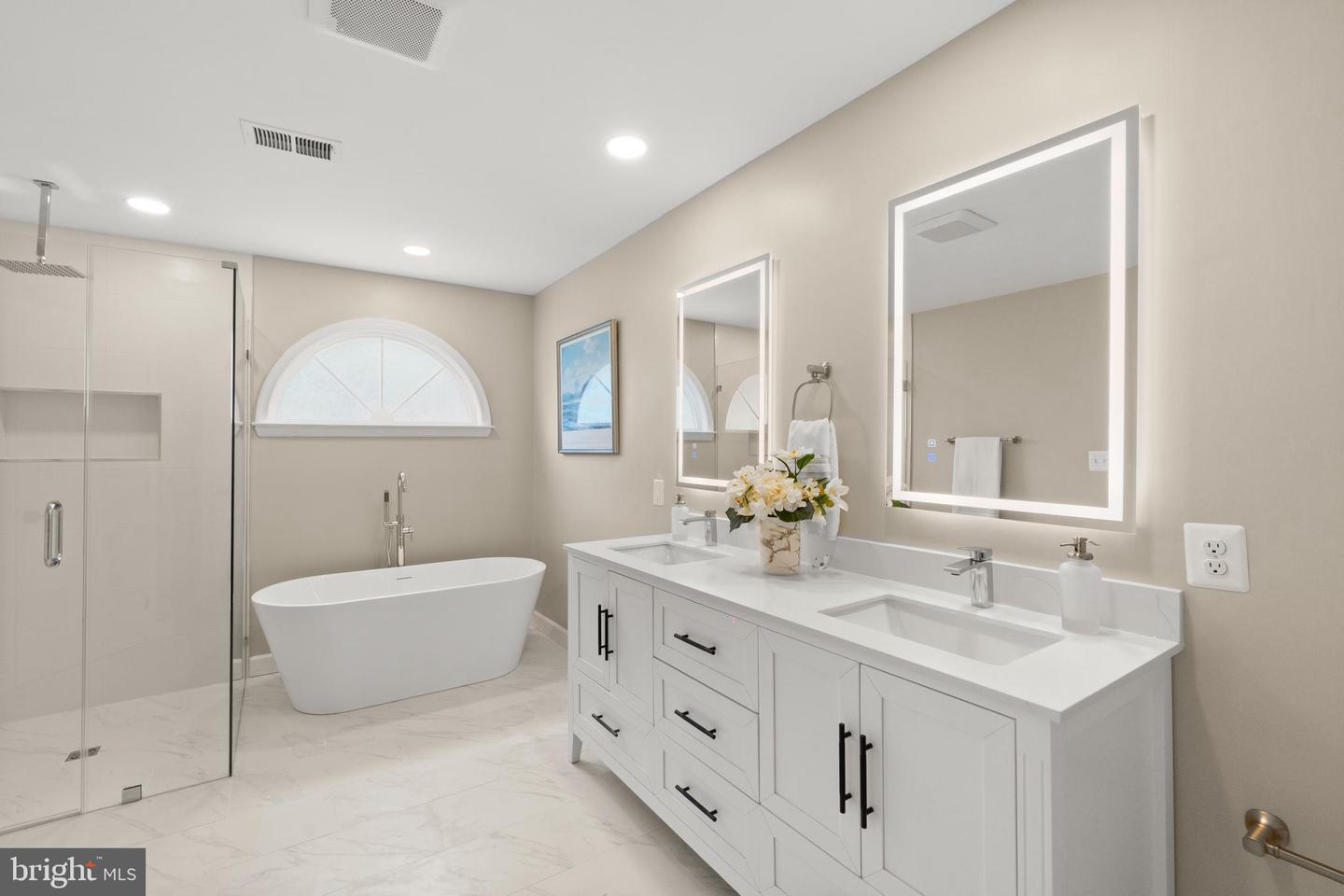 6312 Chaucer View Cir — photo