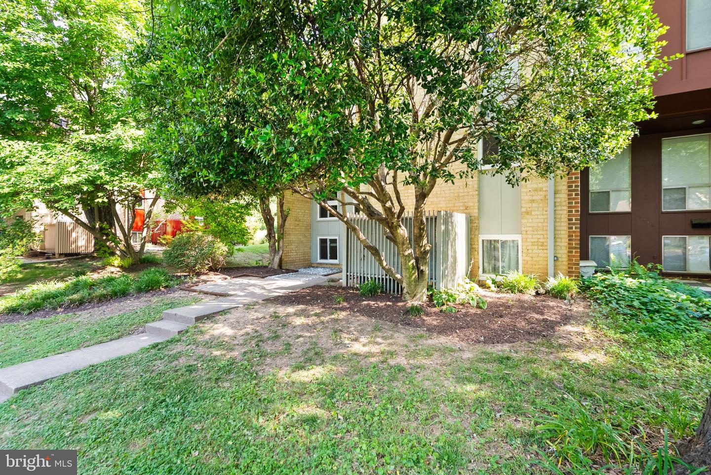 11041 Saffold Way — photo