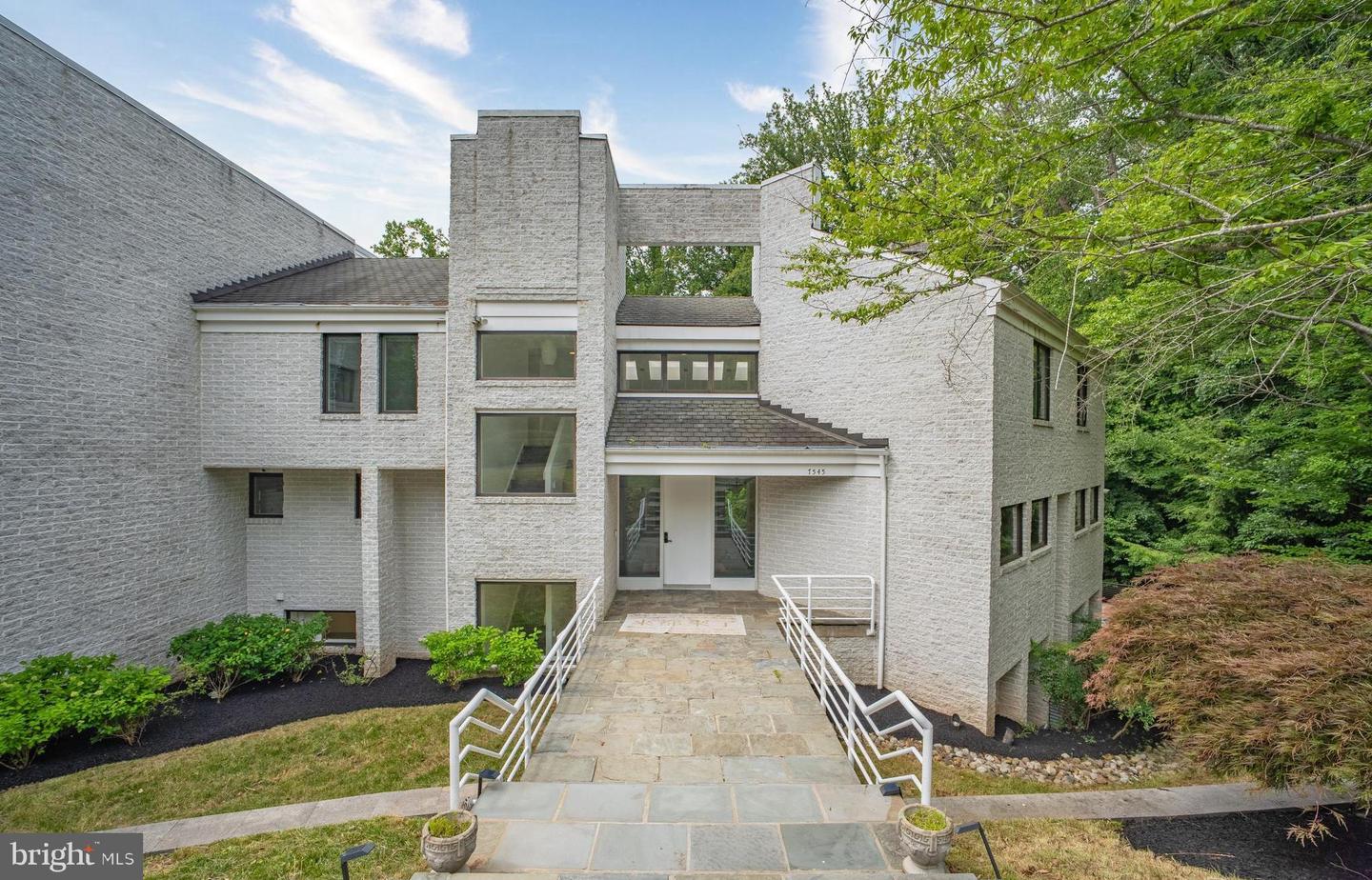 7545 Potomac Fall Road, McLean, VA 22102 — photo 2