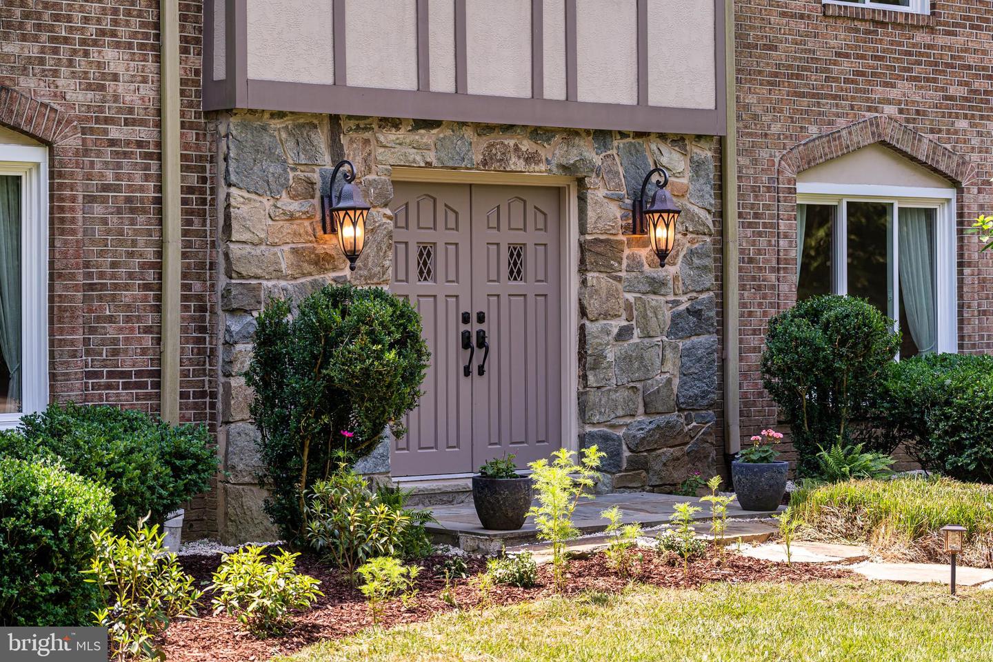 1077 SPRING HILL ROAD, MCLEAN VA 22102 — photo 3