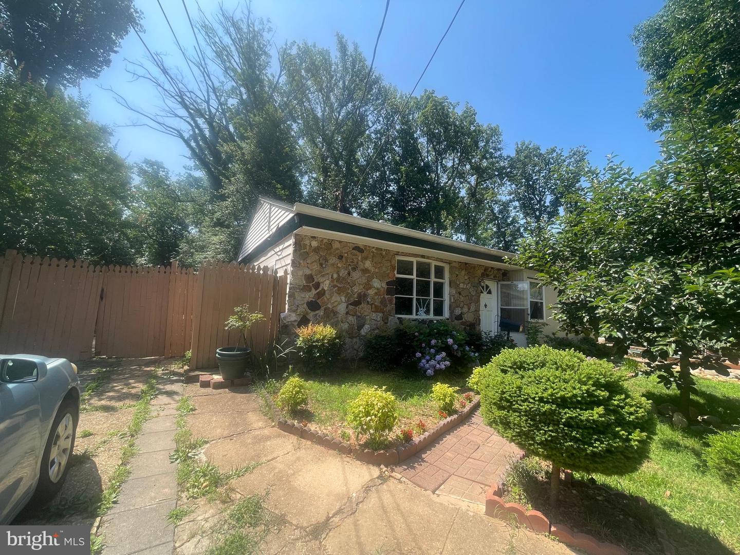 7225 Pine Dr — photo