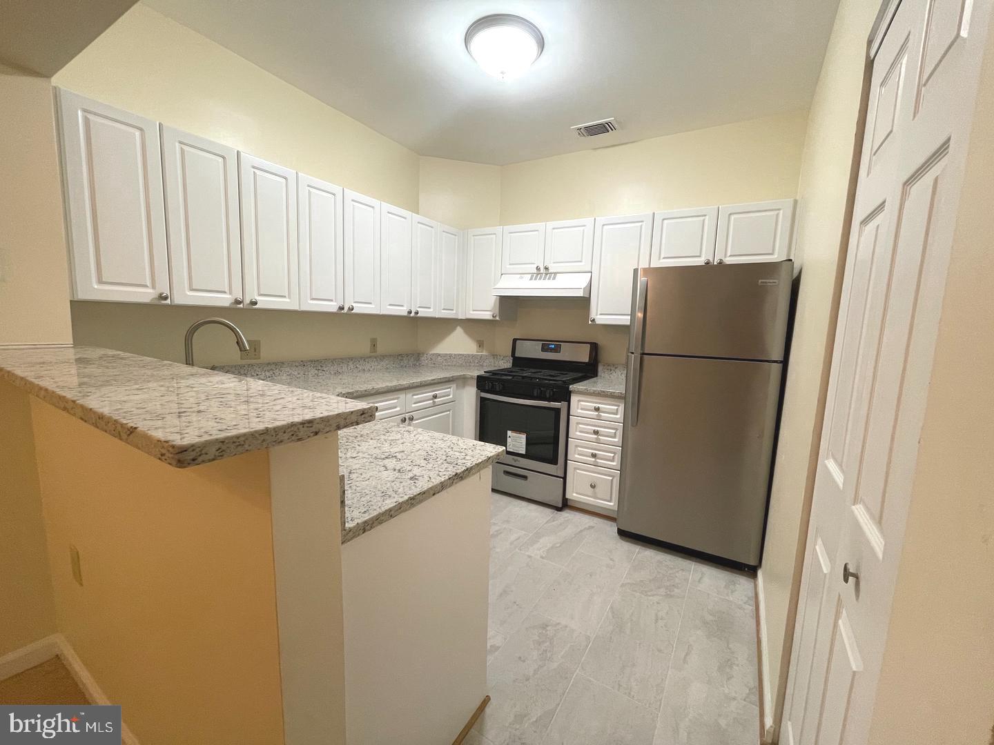 2203 Westcourt Ln #202 — photo