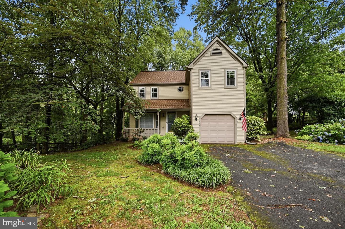 1649 Bennington Hollow Ln — photo