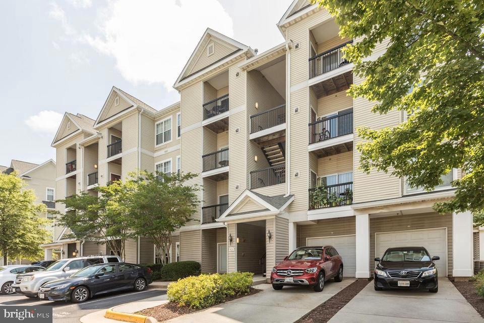 5123 Travis Edward Way #B — photo