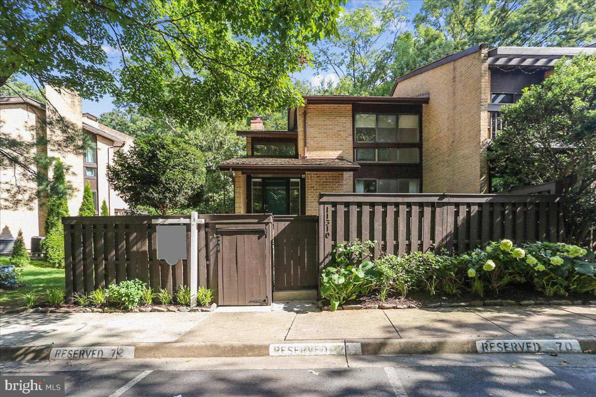 11310 Dockside Cir — photo