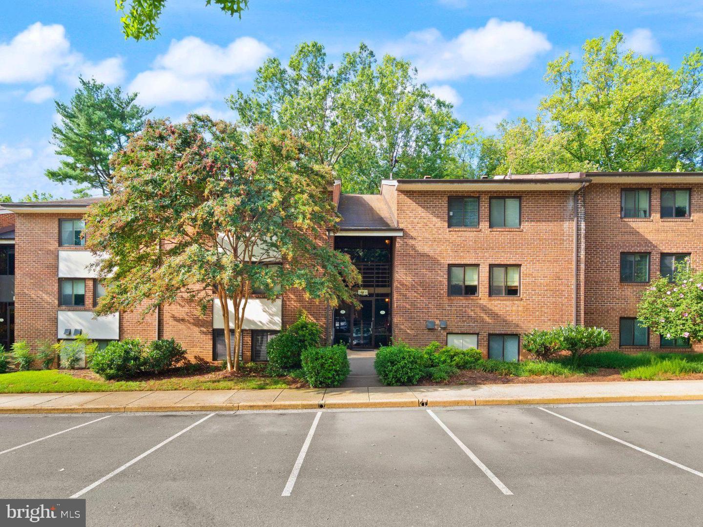 1414 Northgate Sq #14/1b — photo
