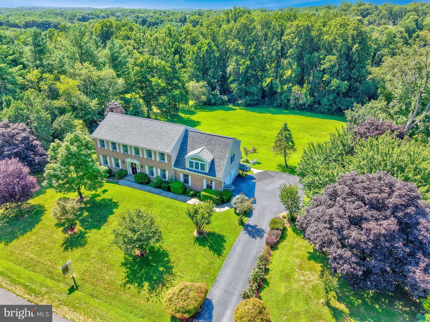 10915 Belgravia Ct — photo