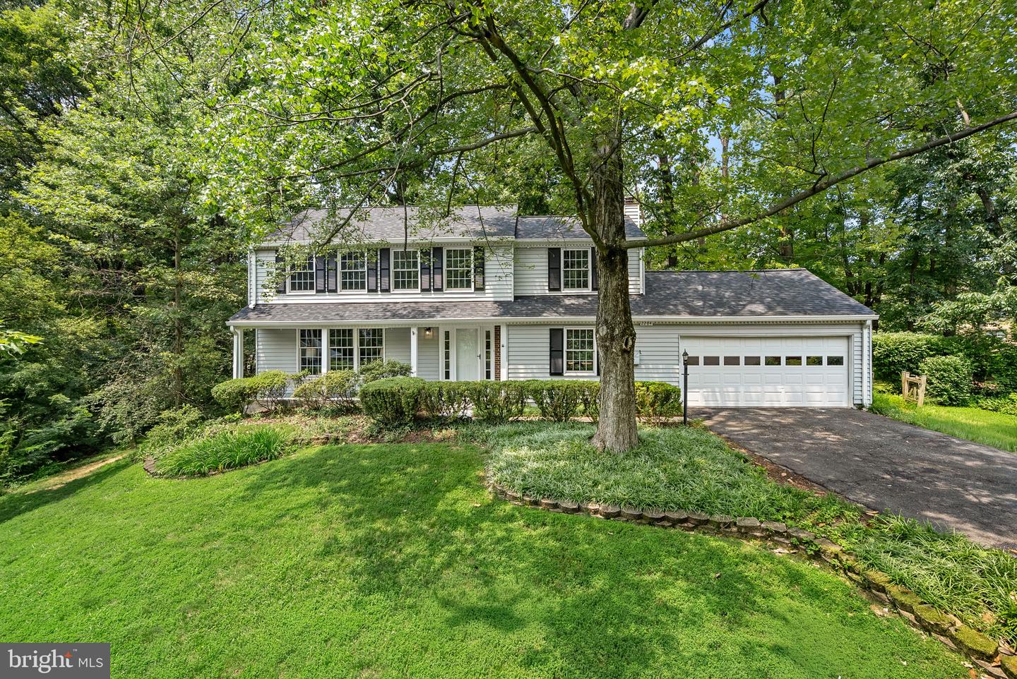 2284 Dosinia Ct — photo