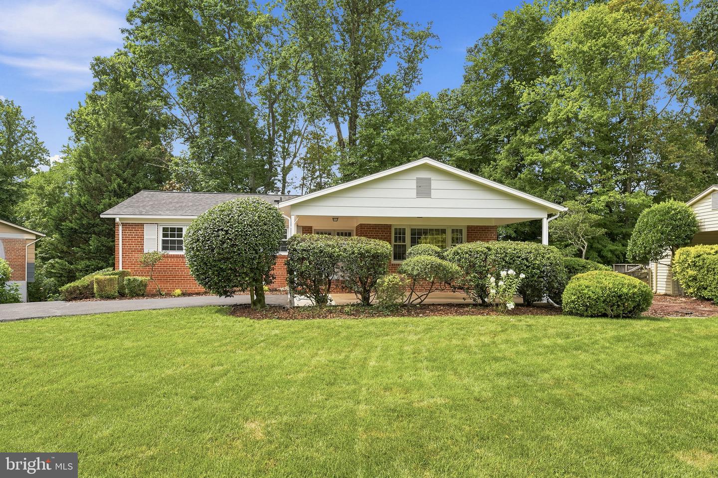 6922 Sydenstricker Road, Springfield, VA 22152