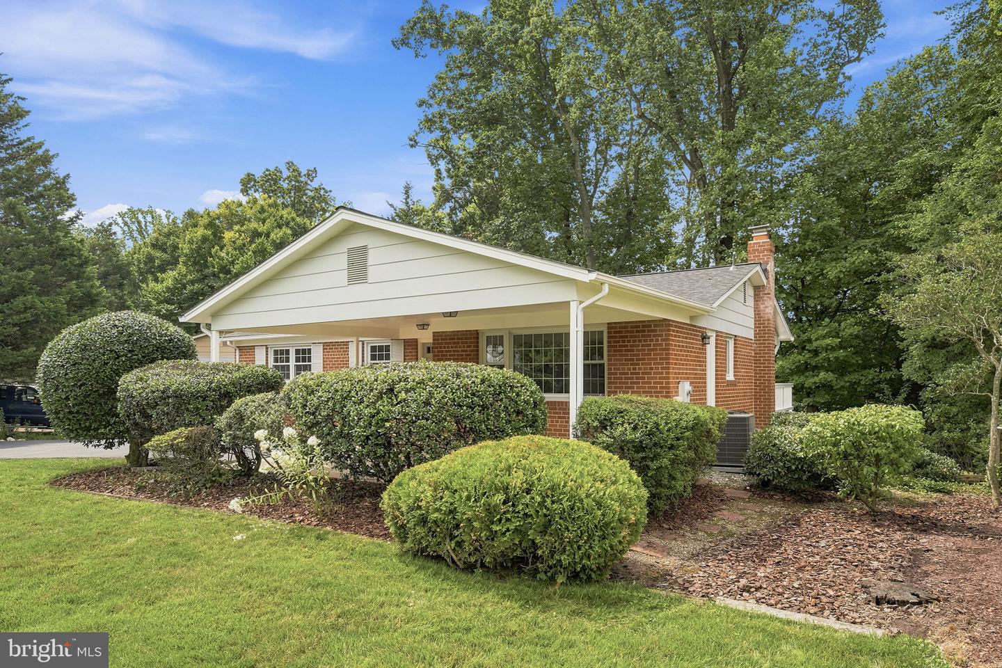 6922 Sydenstricker Road, Springfield, VA 22152 — photo 2