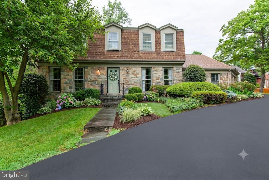 6034 Chesterbrook Road #B, McLean, VA 22101