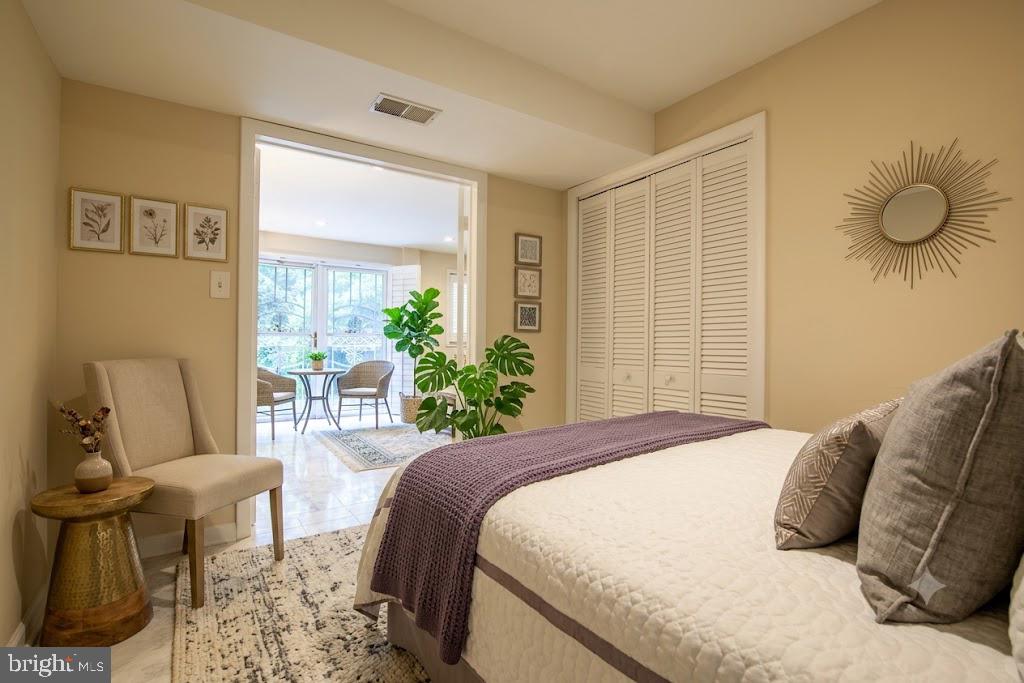 6034 Chesterbrook Road #B, McLean, VA 22101 — photo 2