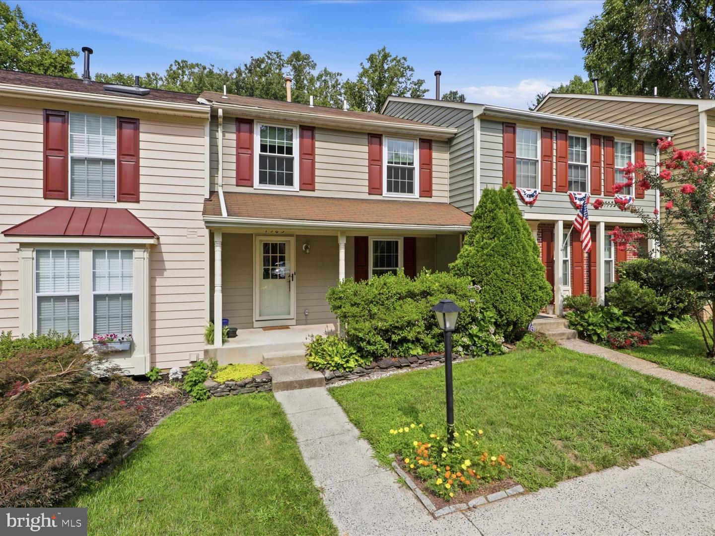 1563 Autumn Ridge Circle, Reston, VA 20194
