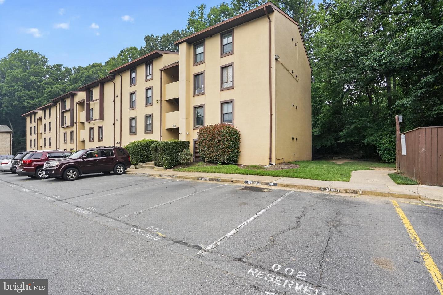 2200 Castle Rock Sq #2B — photo