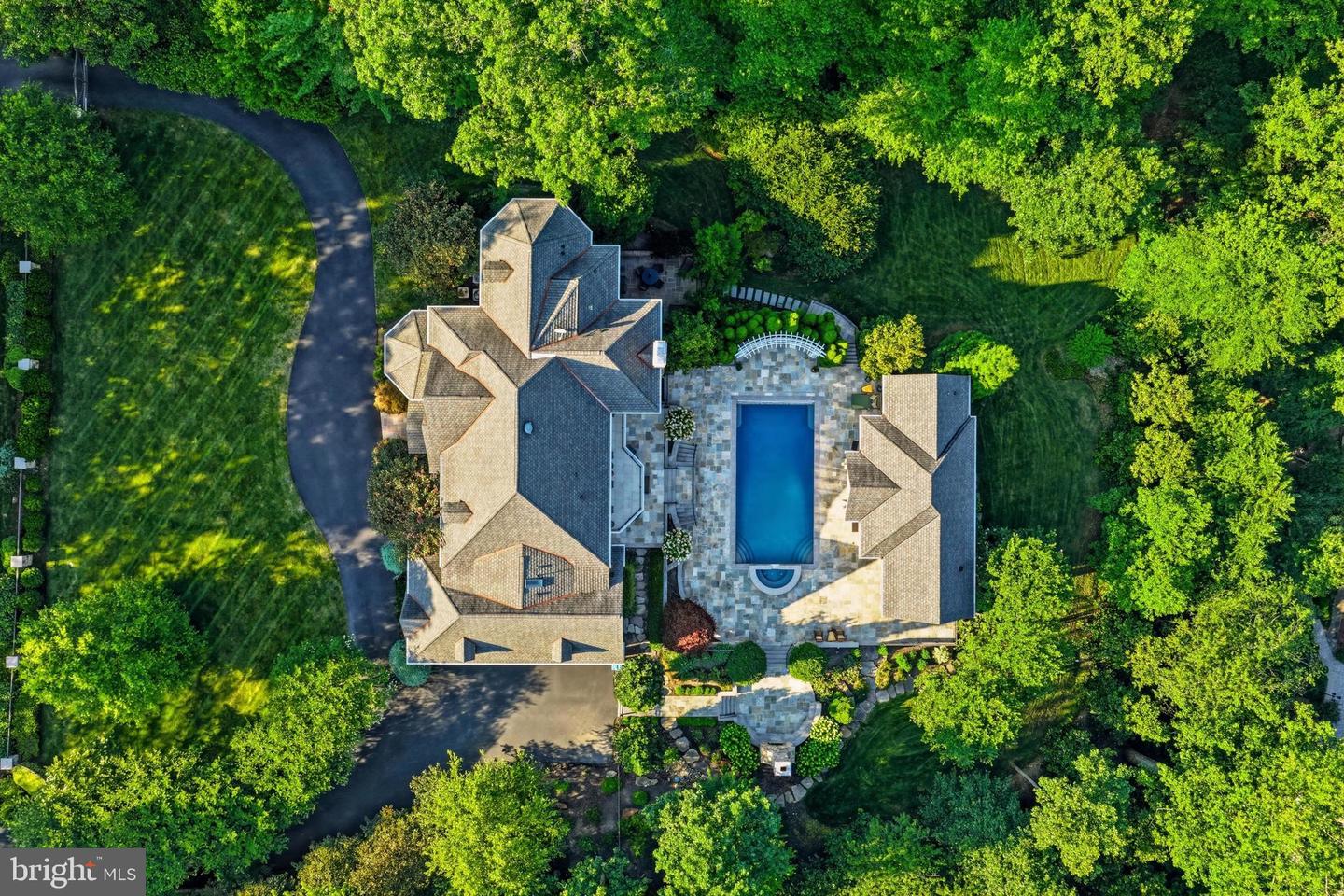 1239 Daleview Dr — photo