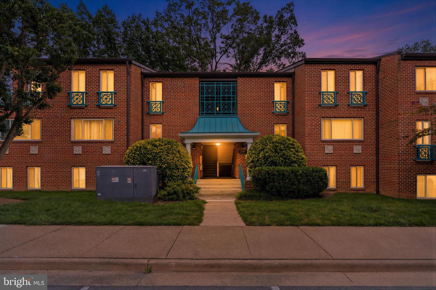 11811 Breton Ct #22-D — photo