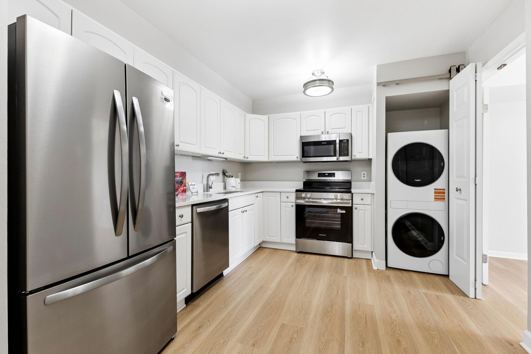 3800 Powell Ln #805 — photo