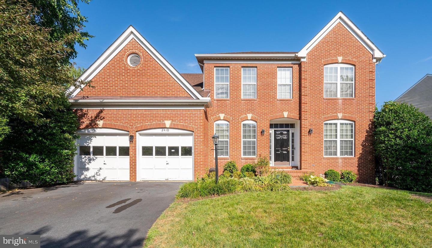 2410 Dakota Lakes Dr — photo