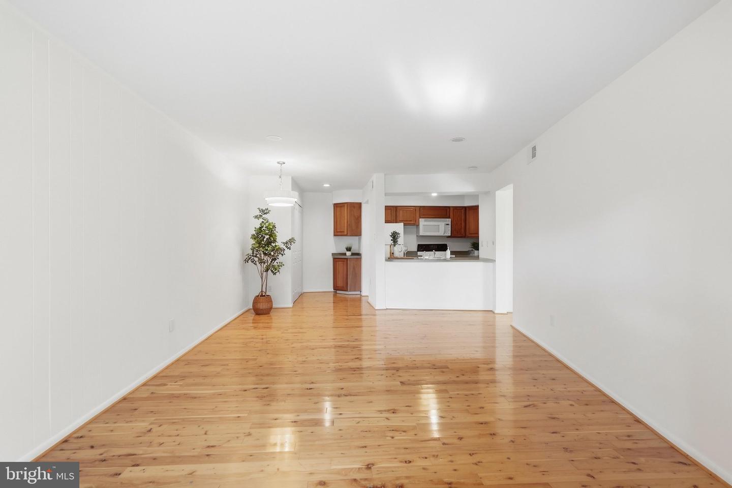 5802 Royal Ridge Dr #I — photo