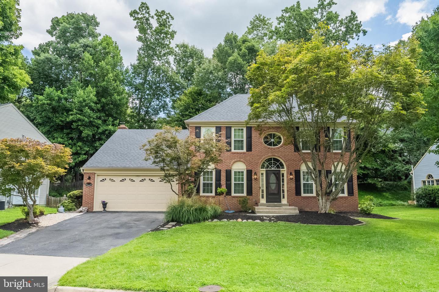 9711 Oak Bridge Pl — photo
