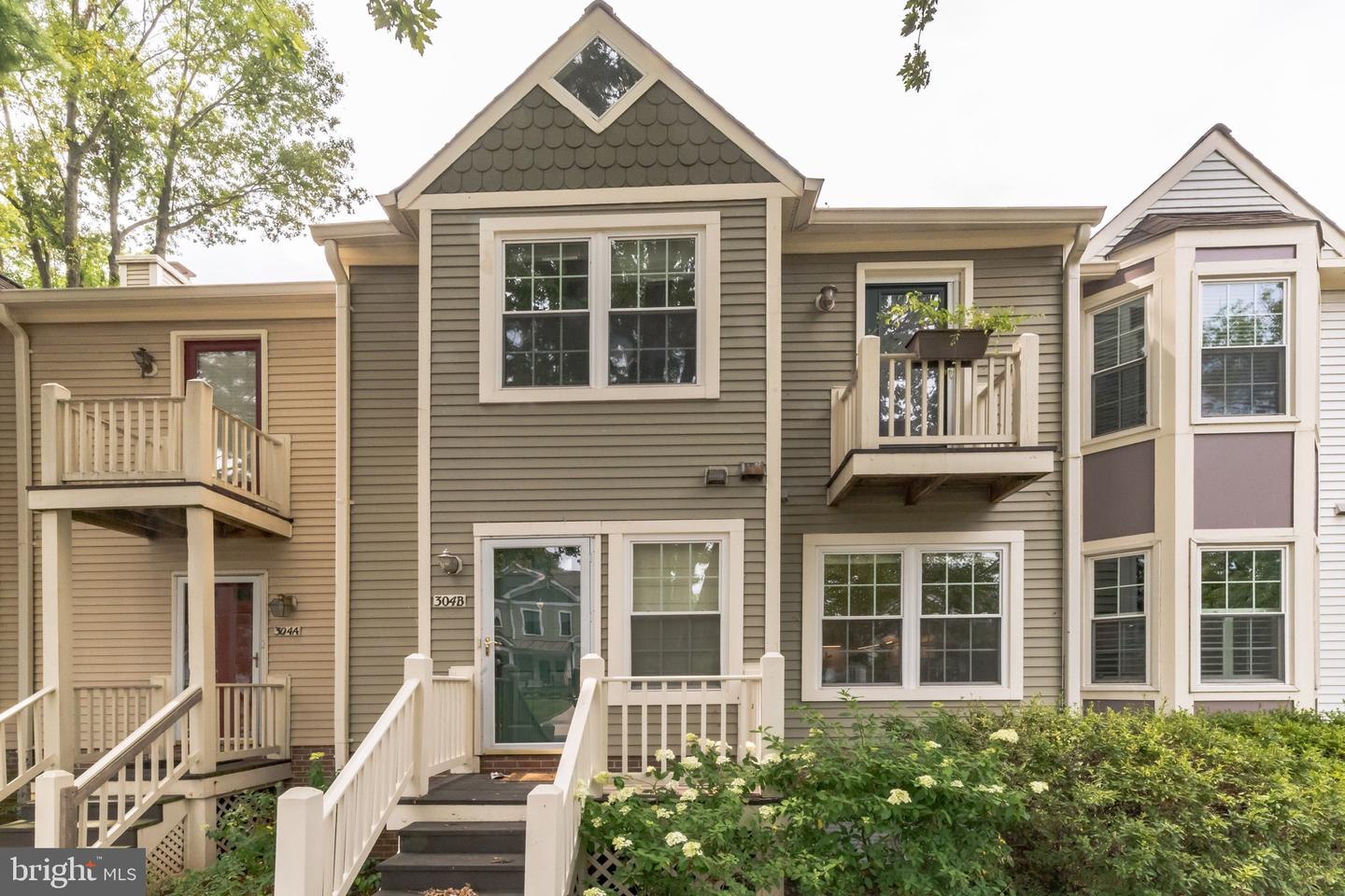 304-B Locust St SE #13 — photo