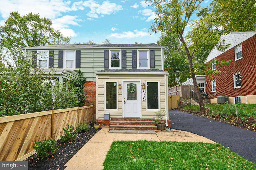 2802 Farmington Dr — photo