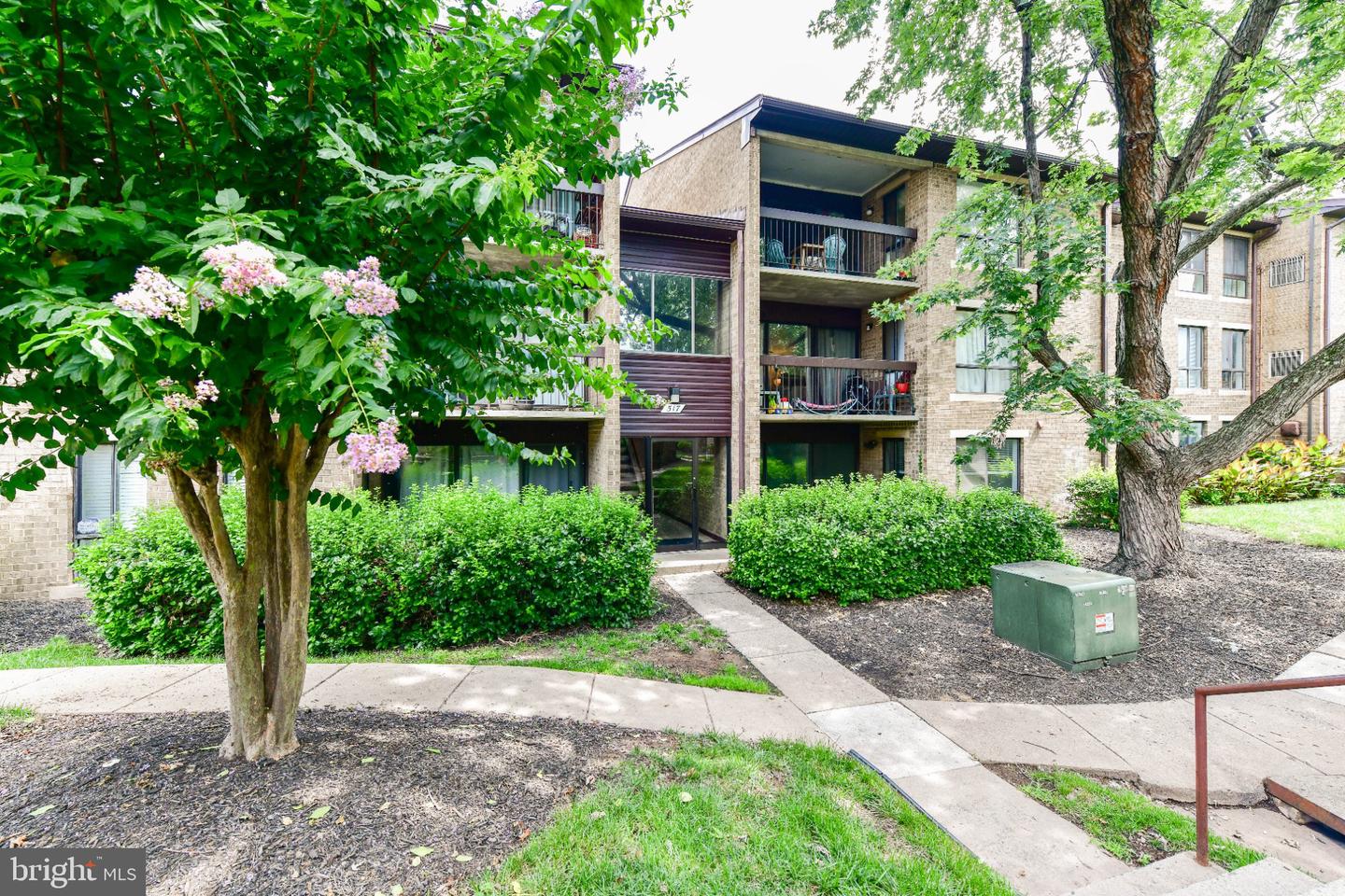 517 Florida Ave #T2 — photo