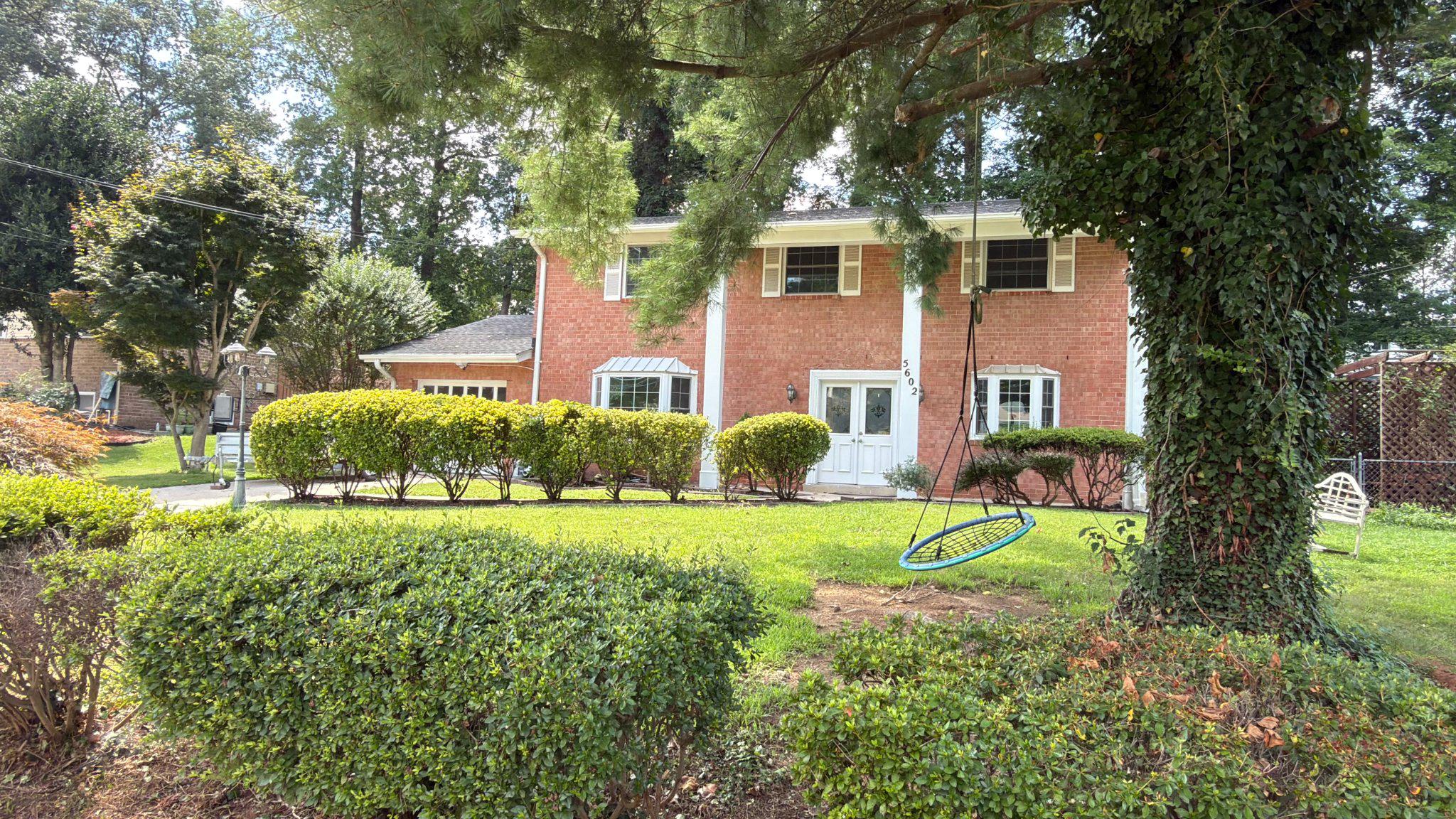5602 Kings Park Dr — photo
