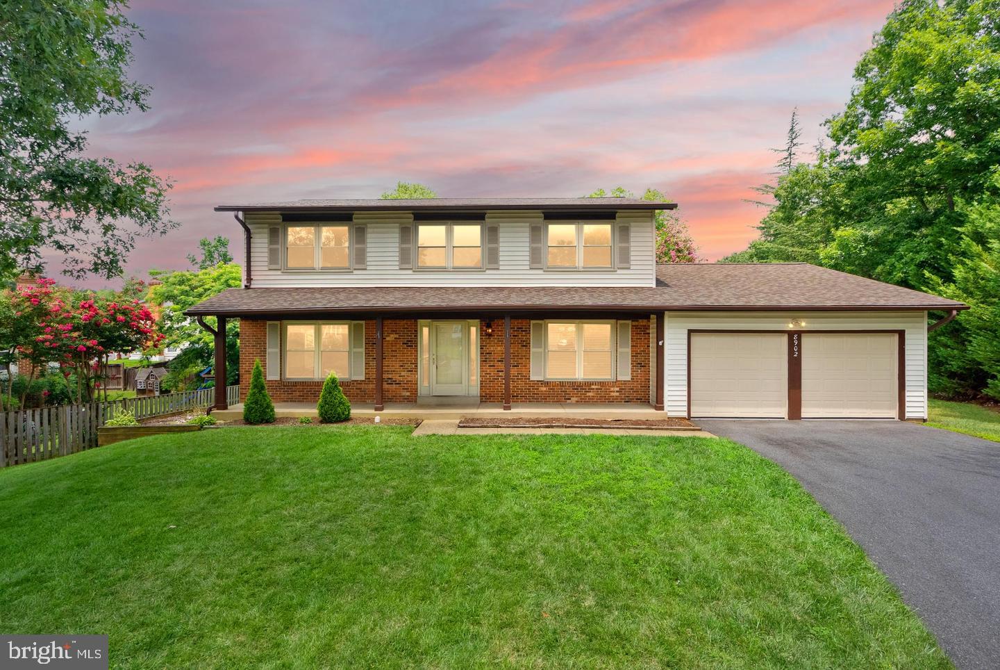 8902 Huxley Ct — photo