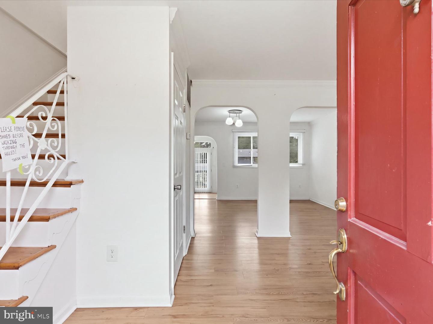 6818 Rolling Road, Springfield, VA 22152 — photo 2