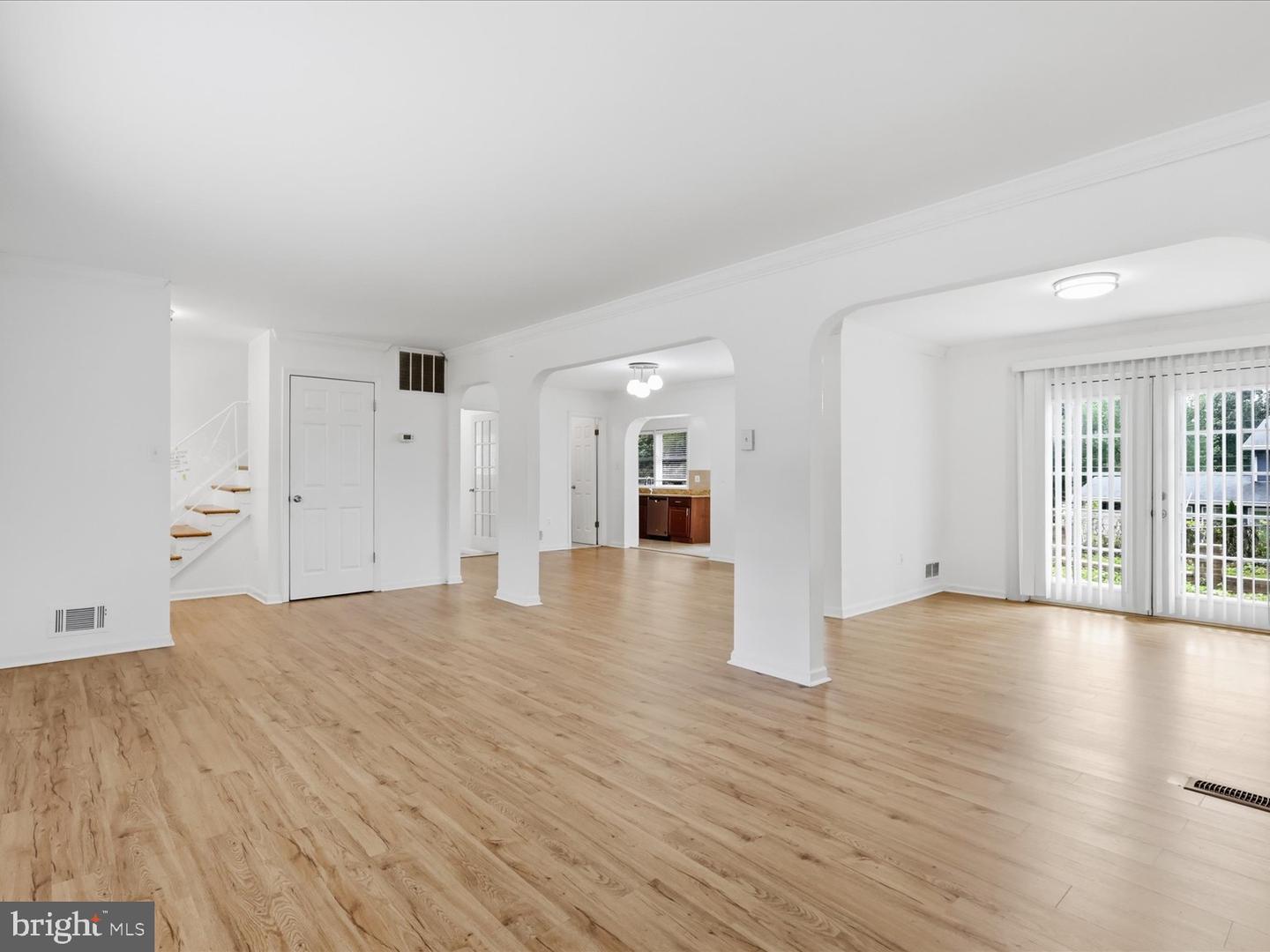 6818 Rolling Road, Springfield, VA 22152 — photo 3