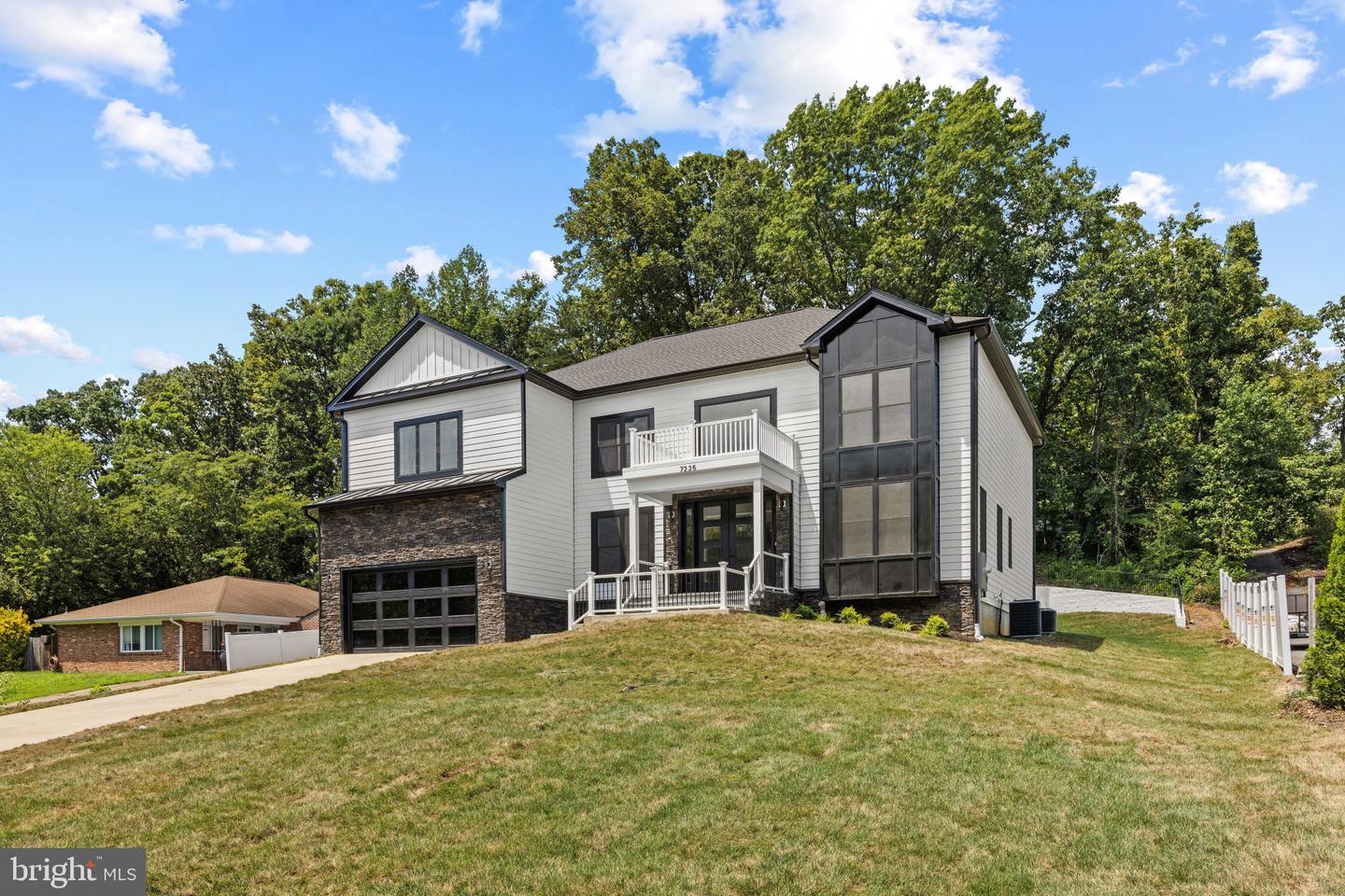 7225 Barry Rd — photo