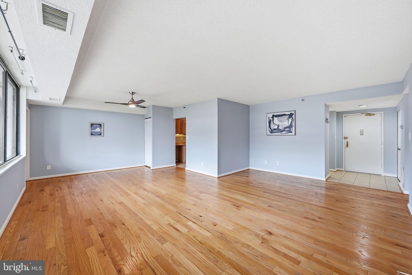 3713 S George Mason Dr #810 — photo