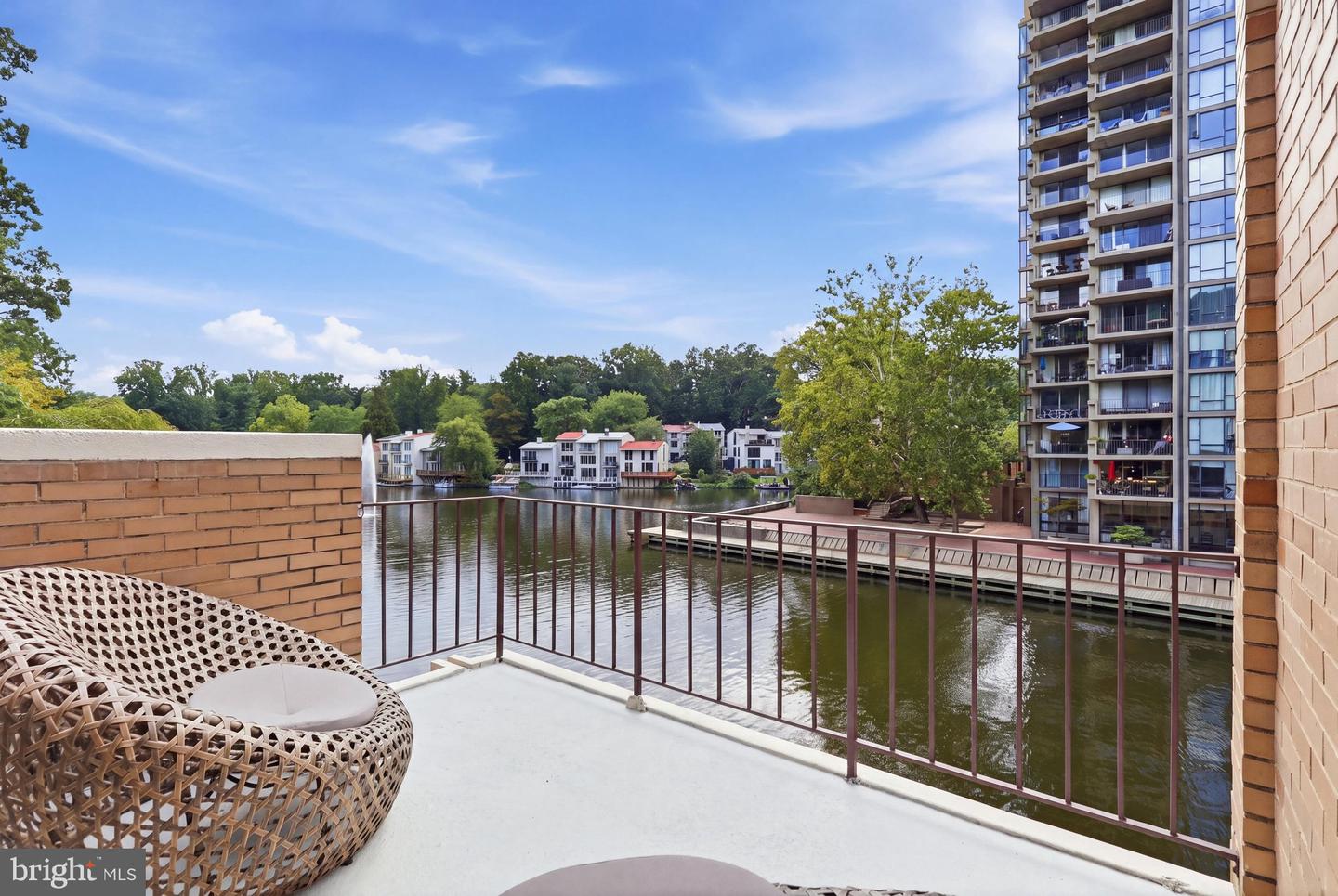 1676 Chimney House Road, Reston, VA 20190 — photo 3