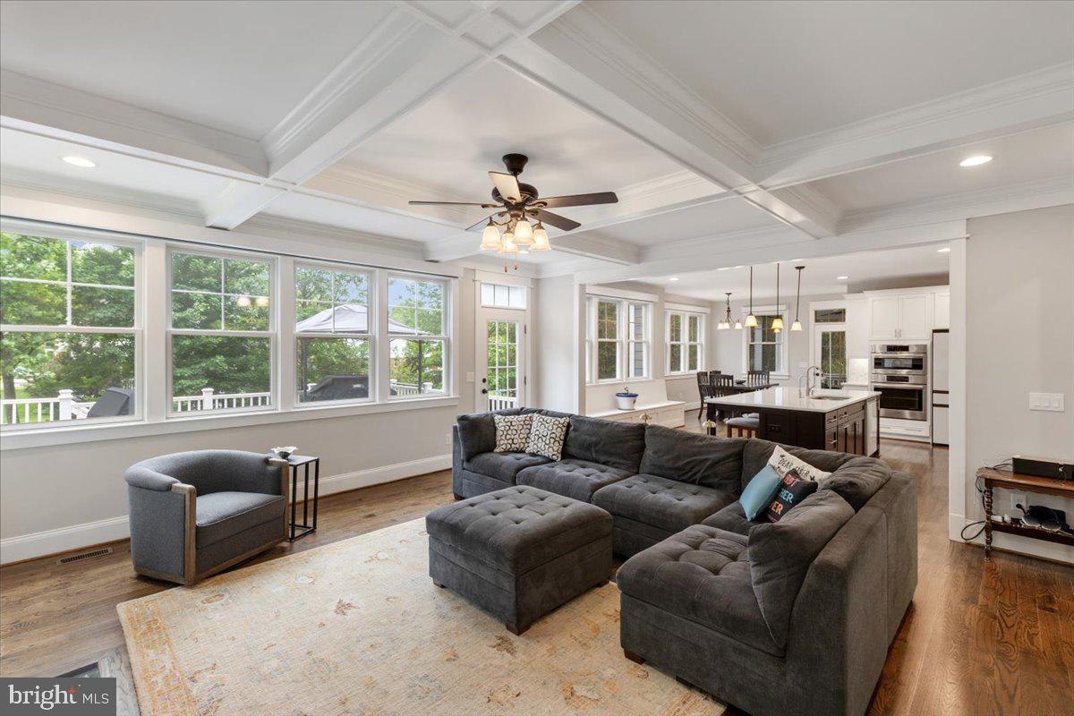 6619 Byrnes Dr — photo