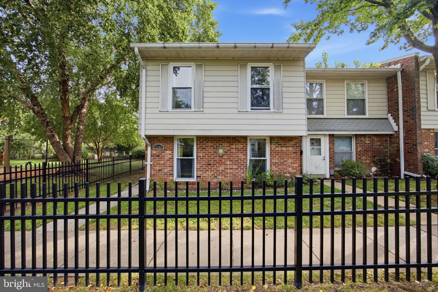2108 Ferguson Pl — photo