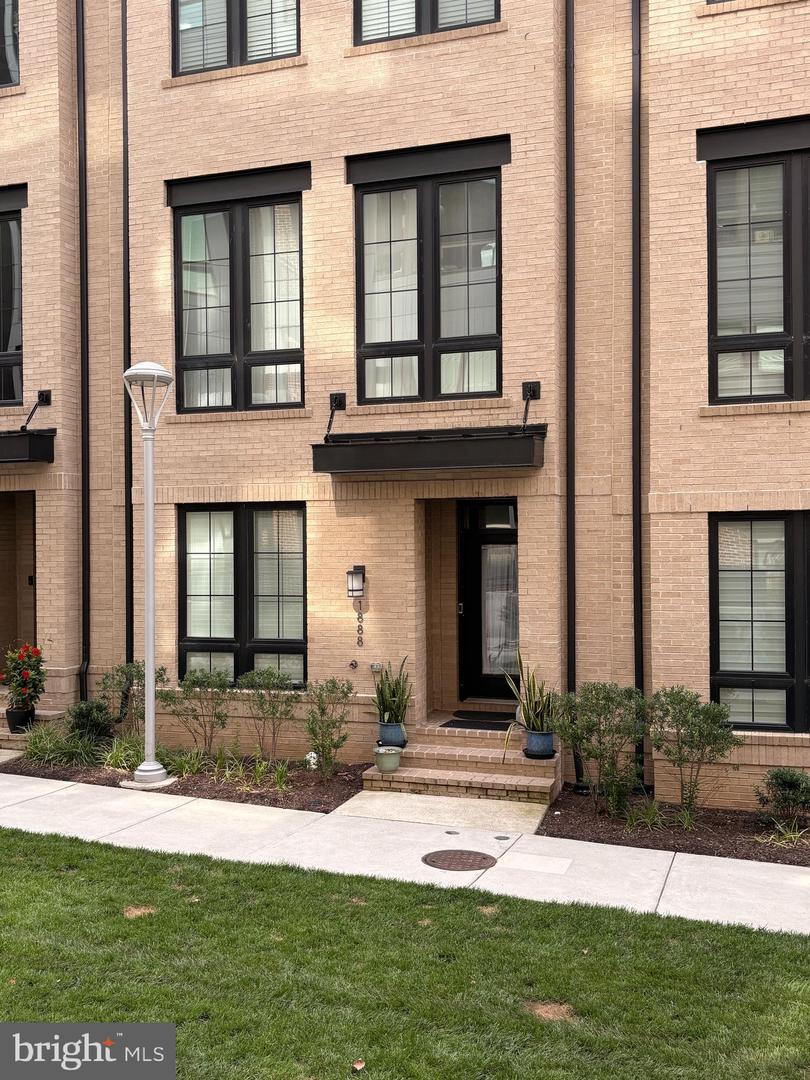 1888 Easterly Road, Reston, VA 20190 — photo 2